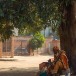 Stop Making Readers Play Catch-Up: The Essential Guide to Character and Setting Description Timing